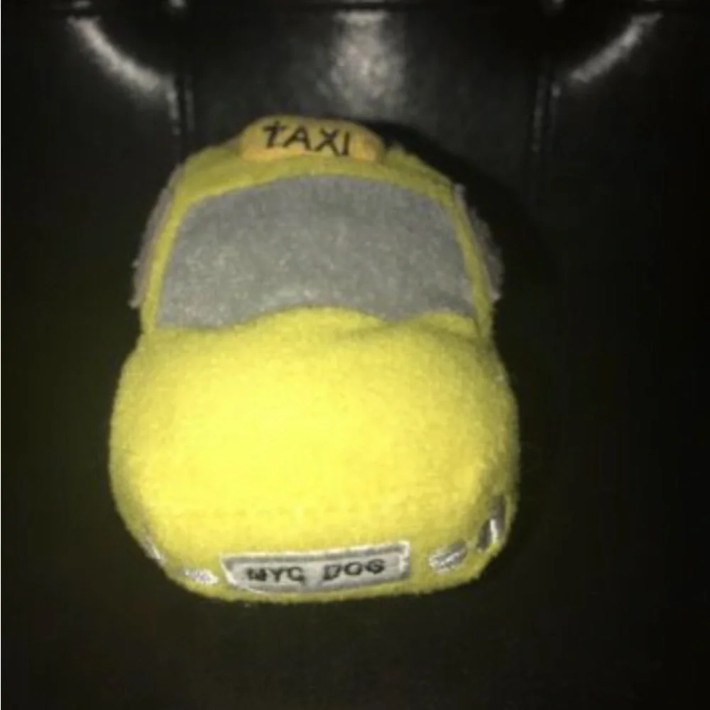 “NYC Dog” 3D Yellow Taxi Cab New York City Puppy Pet Squeaky Plush Play Toy RARE
